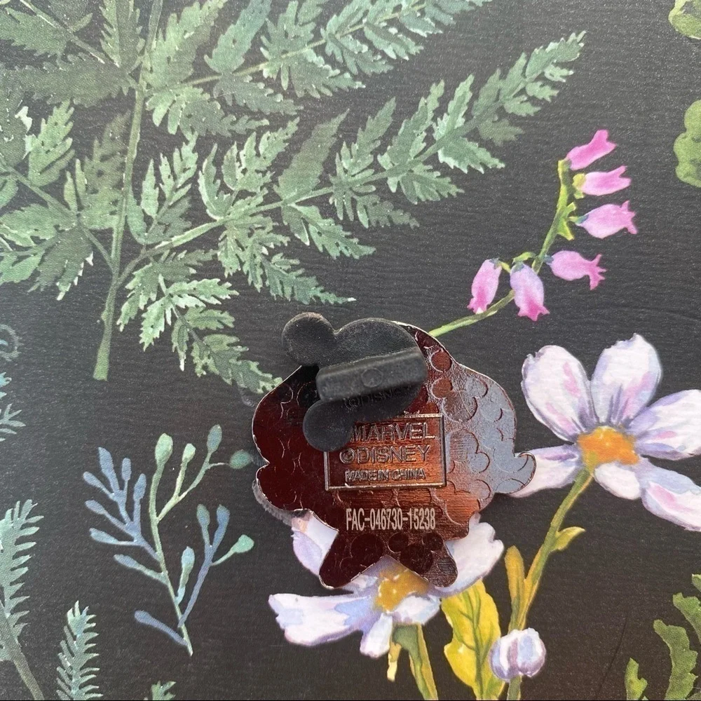 🌻 She Hulk Pin